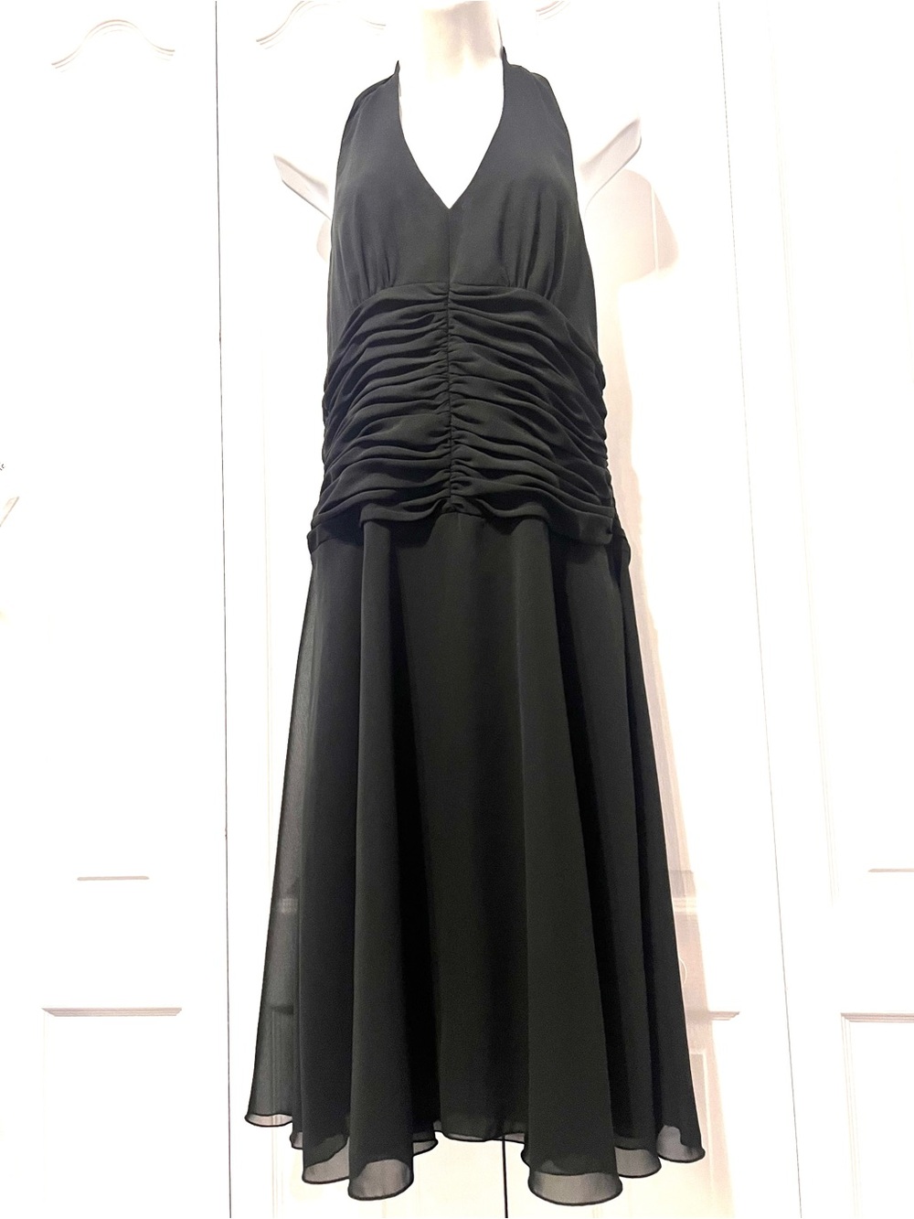 Due Per Due Veste Classic Black Backless Halter Dress Ruched Bodice-Size 10